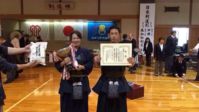 神奈川県母子剣道大会でCさん＆Rくん親子が優勝しました！！