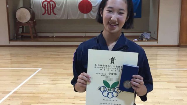 神奈川県スポーツ少年団剣道交流大会でRちゃんが個人戦中学生女子の部で準優勝しました！