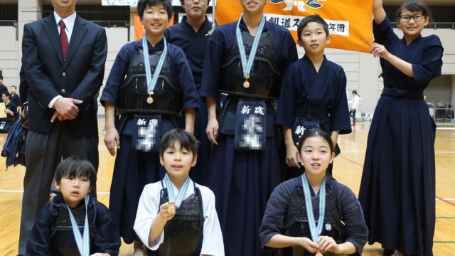 第38回相模原市スポーツ少年団剣道大会団体戦でAチームが敢闘賞（ベスト８）でした！